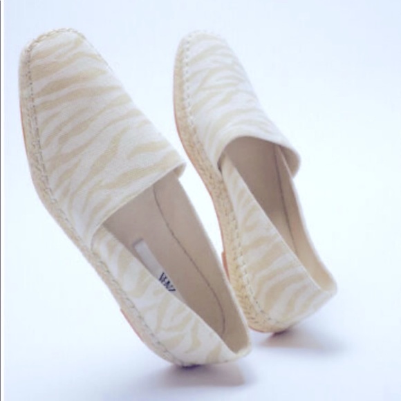 Zara Shoes - NWOT Zara Flat shoes NEW size 7.5